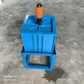 gá tháo mẫu bê tông