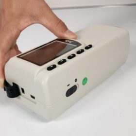 Máy đo màu cầm tay NR60CP